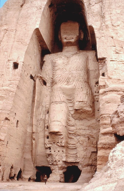 The Western Buddha in its niche before 2001. The deep, regular folds of the robe were the statue's most famous feature — and were modelled in plaster, not cut from the cliff.