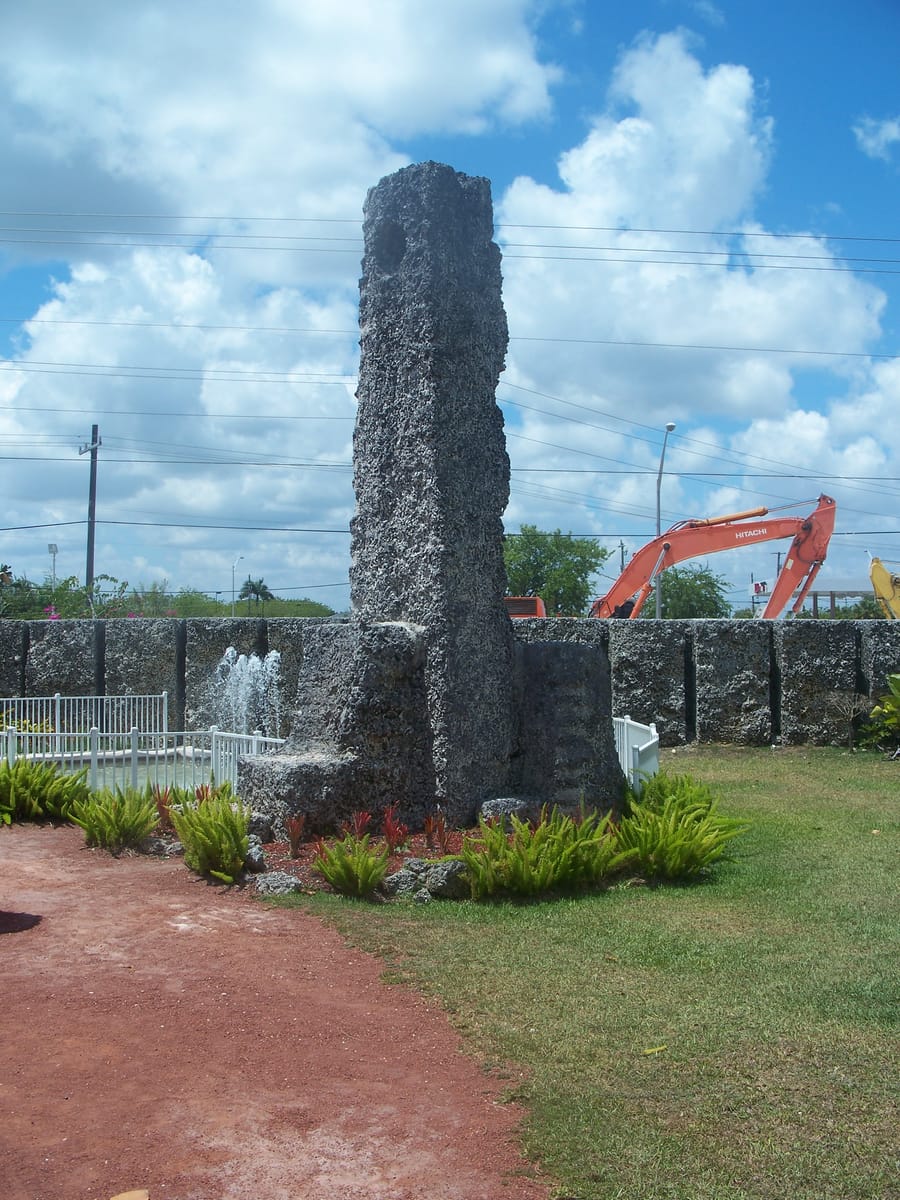 Leedskalnin's stone Polaris telescope, part of the site's carved astronomical instruments.