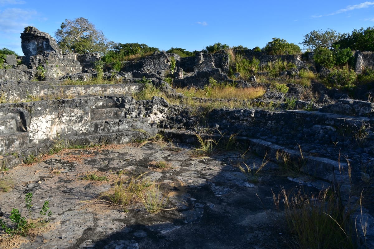 Stepped tiers surrounding one of the palace's sunken courts, where visiting merchants and petitioners would have been received.