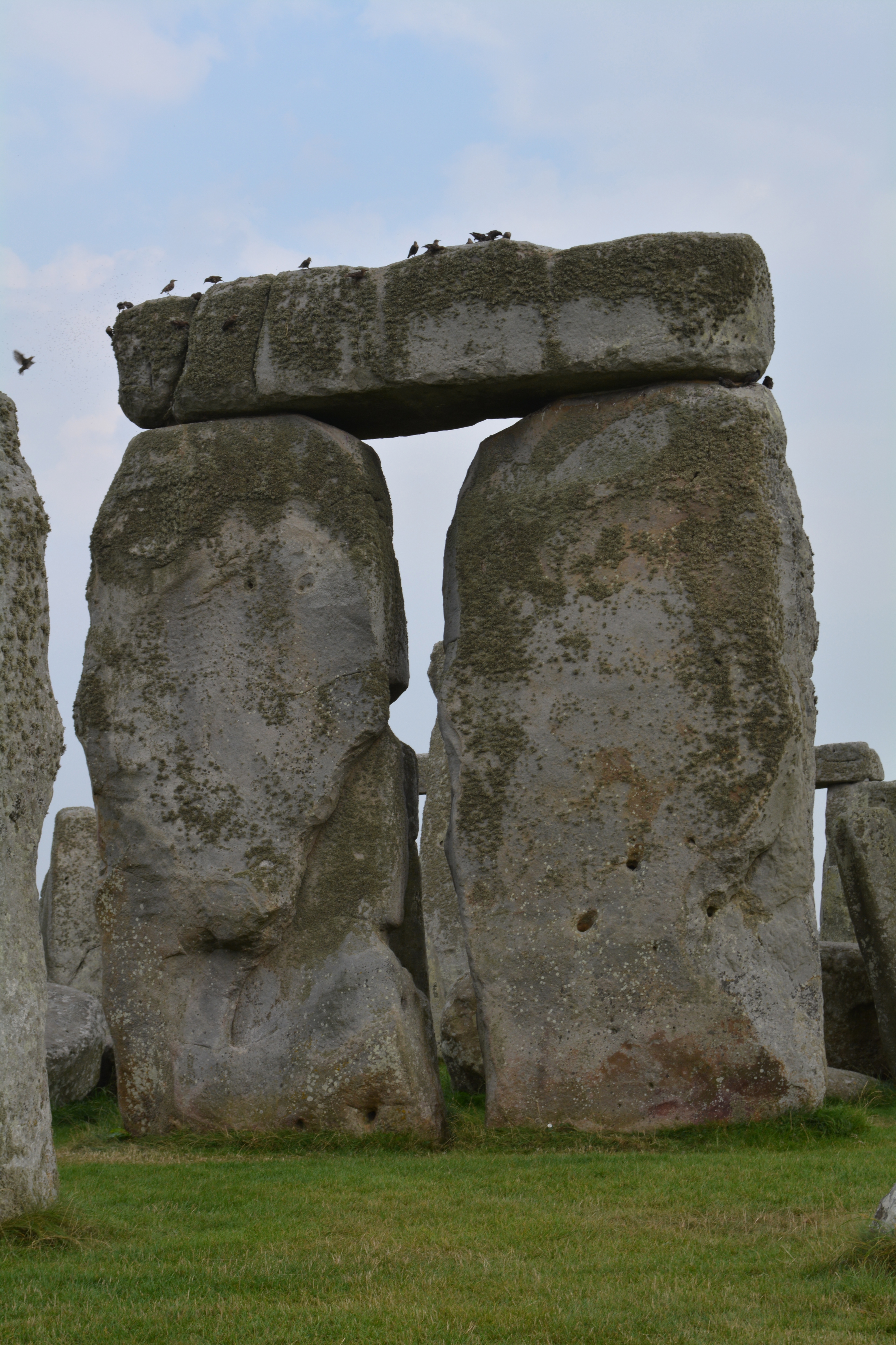 A sarsen trilithon, showing the lintel resting on two uprights.