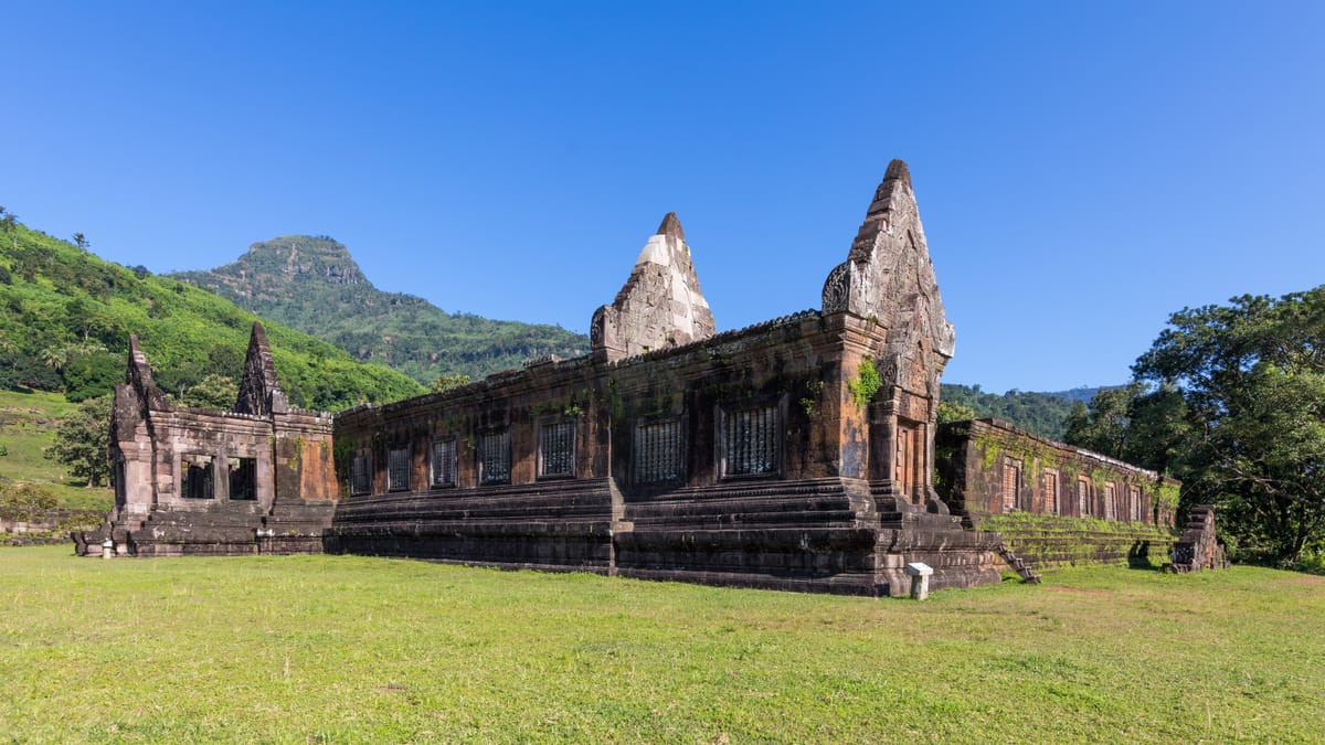 The ruins of the northern quadrangle building ("north palace") flanking the temple's main axis.